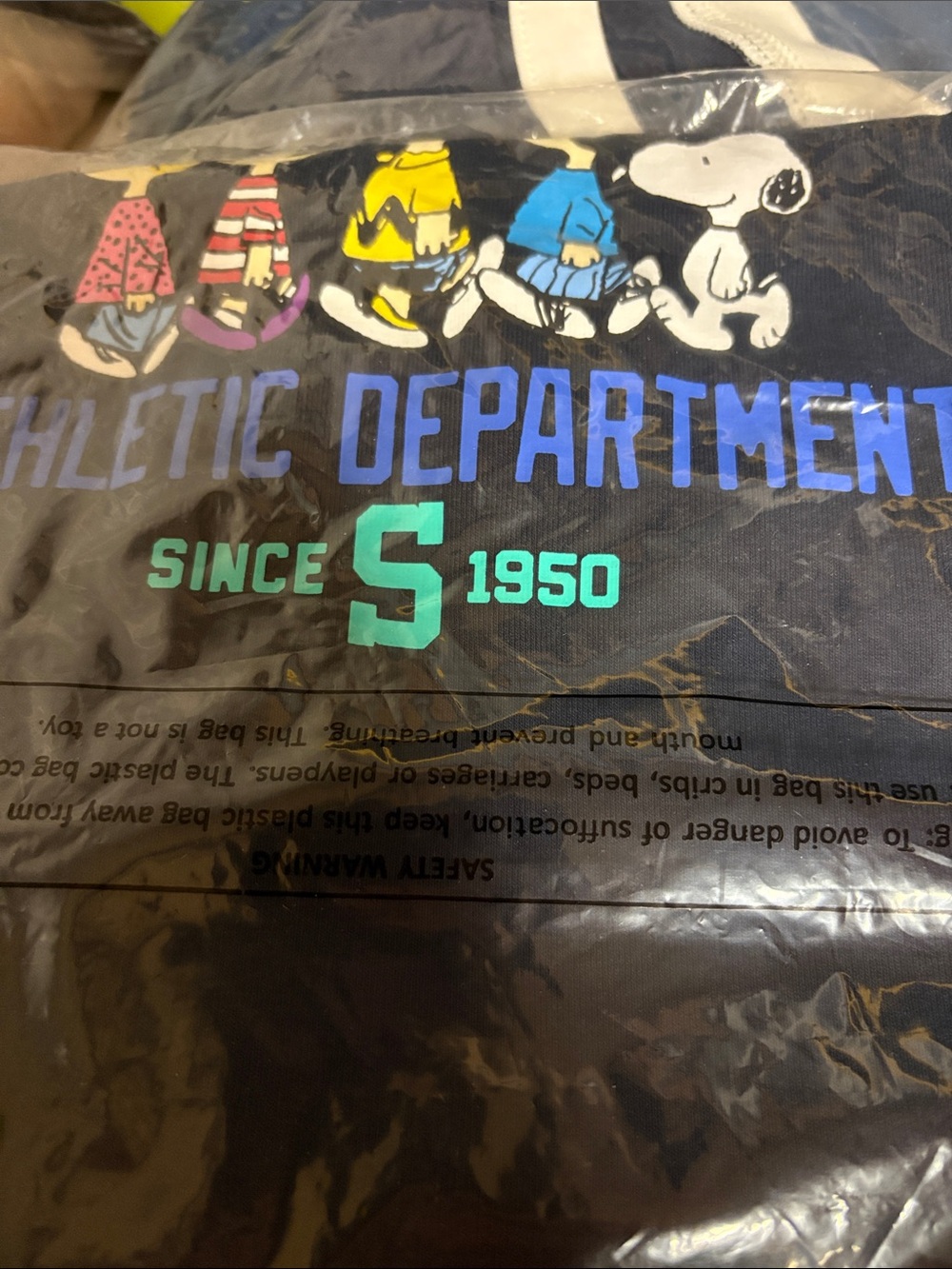 NWT Peanuts Graphic T-shirt - Picture 9 of 13